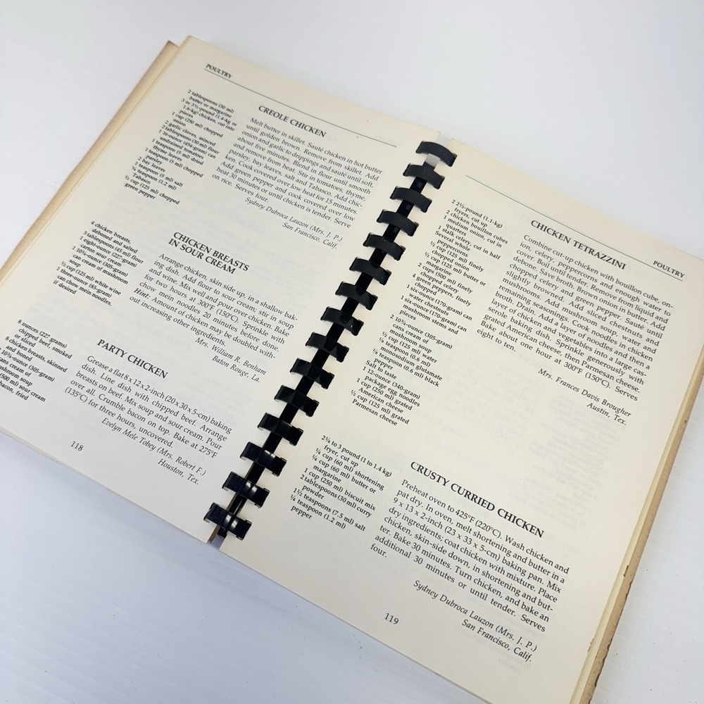 Louisiana Tiger Bait Cajun Creole Cookbook LSU 1976 Alumni 1st Ed Print Clean - Picture 6 of 11